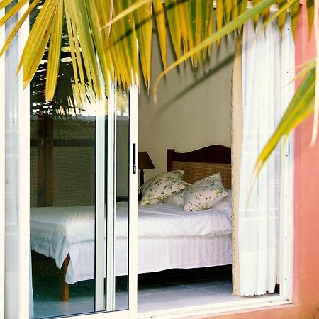 Lovely Beachfront Boutique Apartment Flic en Flac Bagian luar foto