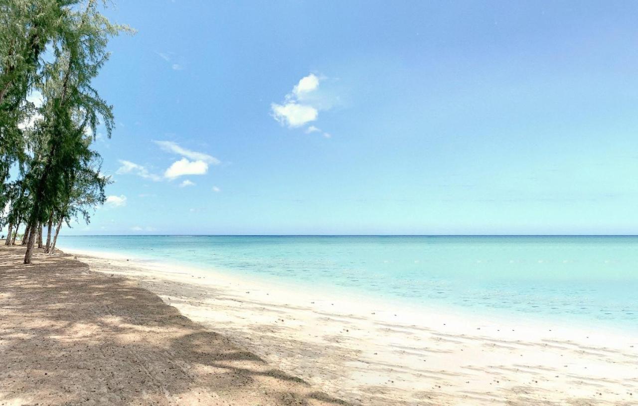 Lovely Beachfront Boutique Apartment Flic en Flac Bagian luar foto