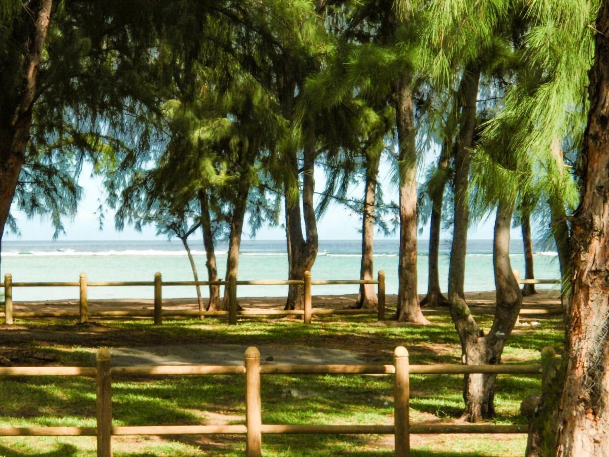 Lovely Beachfront Boutique Apartment Flic en Flac Bagian luar foto