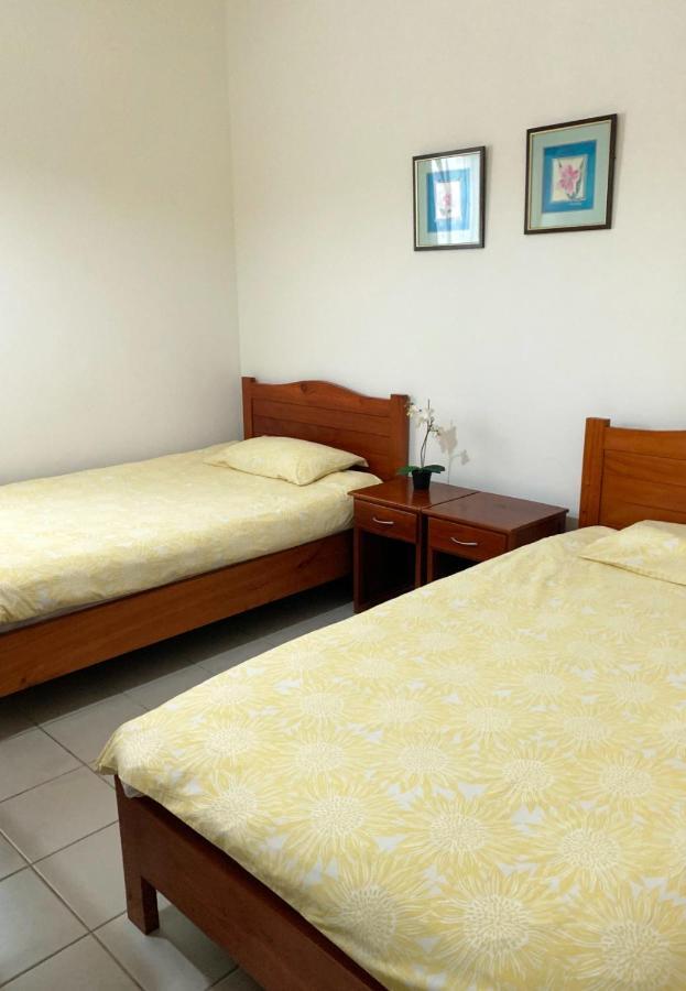 Lovely Beachfront Boutique Apartment Flic en Flac Bagian luar foto